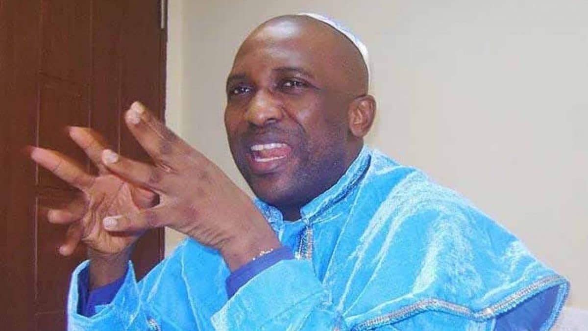 ”Fake prophet everywhere” – Nigerians lambasted Primate Ayodele over prophecy against Peter Obi