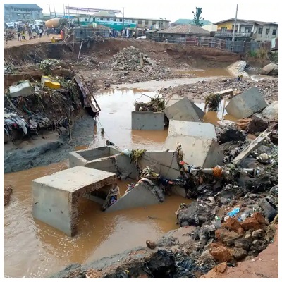 Bridge linking Eruwa and Lanlate collapses in Oyo State