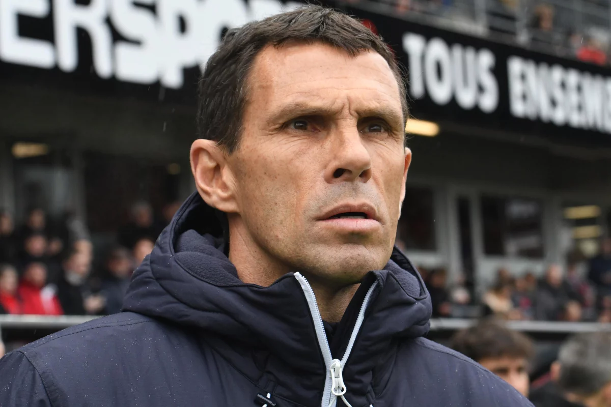 He’ll not adapt to English football – Poyet warns Chelsea against signing Brazilian star