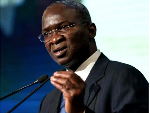 Fashola faults ‘Coat of Arms’ display on national flag