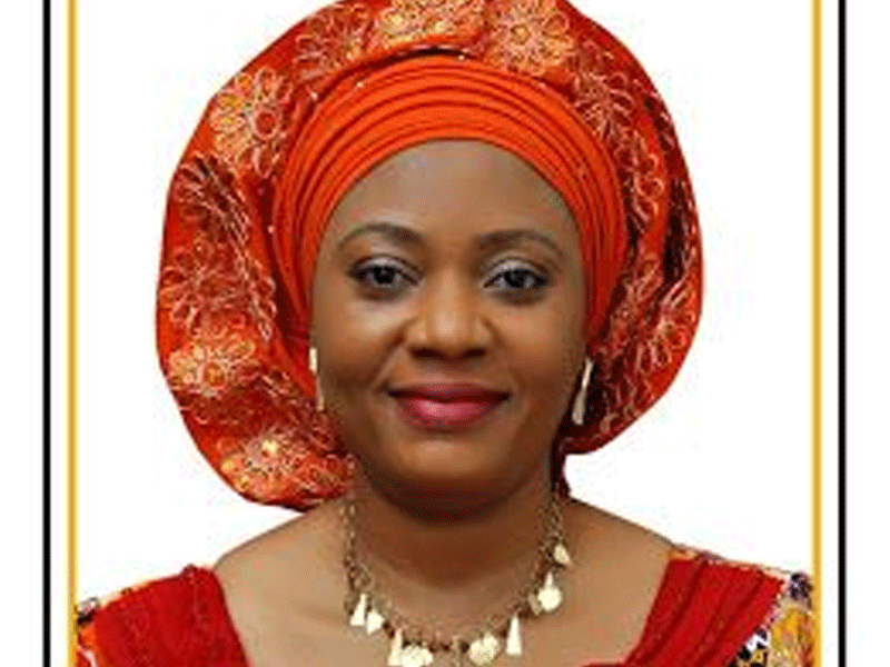 Akwa Ibom’s First Lady Gifts Cash, Starter Packs to 400 Women