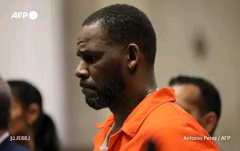 US singer , R Kelly convicted of child pornography