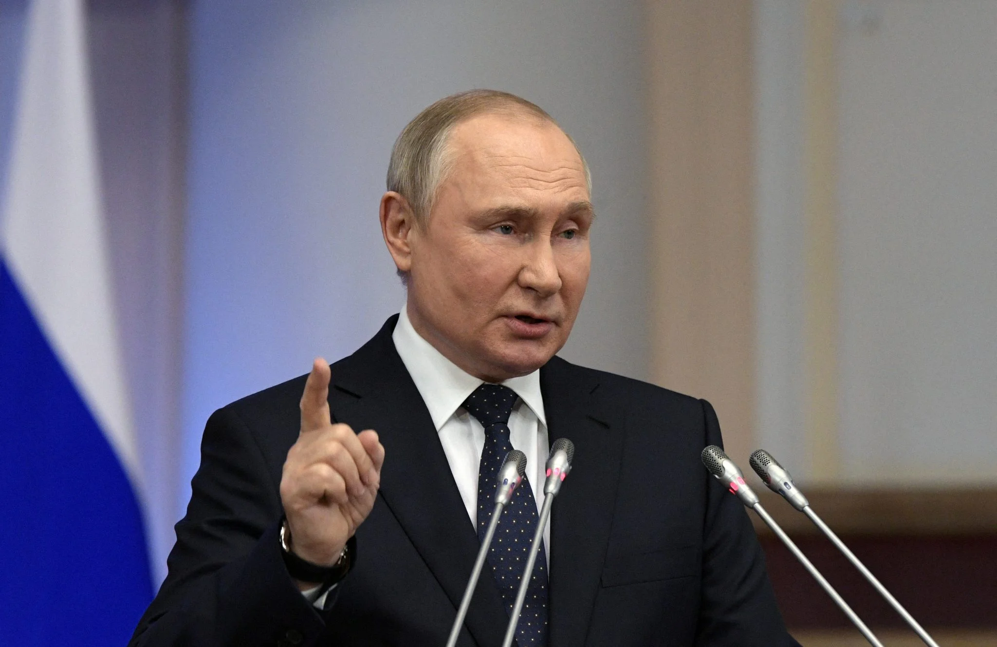 Vladimir Putin begins formal annexation of Ukraine regions