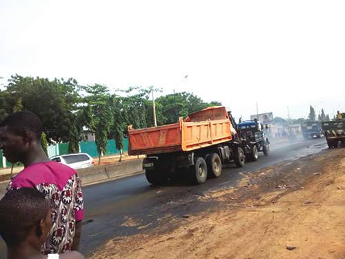 Two policemen crushed to death by a truck in Ado EKiti