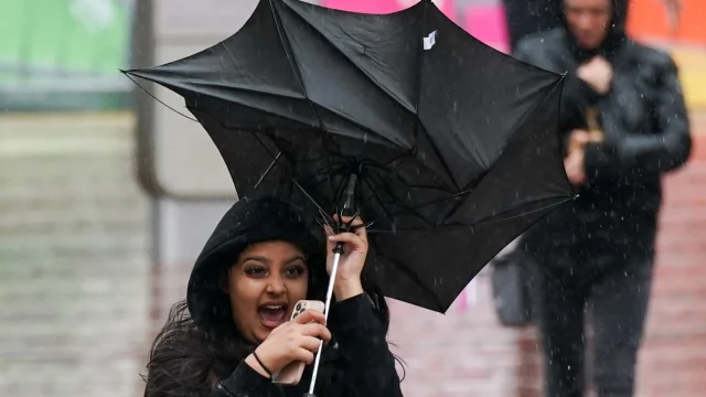 New Year’s Eve weather: Met Office forecast snow, flooding and strong winds in run-up to weekend