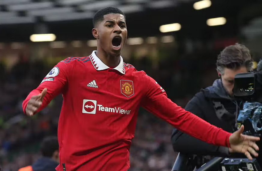 Manchester United 2-1 Man City: Marcus Rashford caps dramatic derby comeback