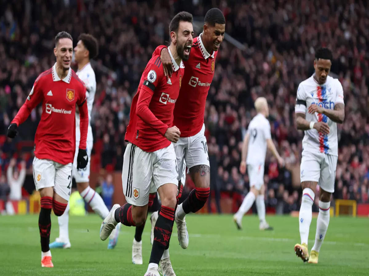 Ten-man Man Utd hold on to beat Crystal Palace