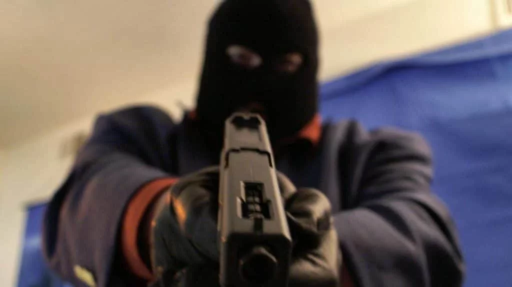 Robbers attack banks, kill 8 including policemen, cart away large sums of money