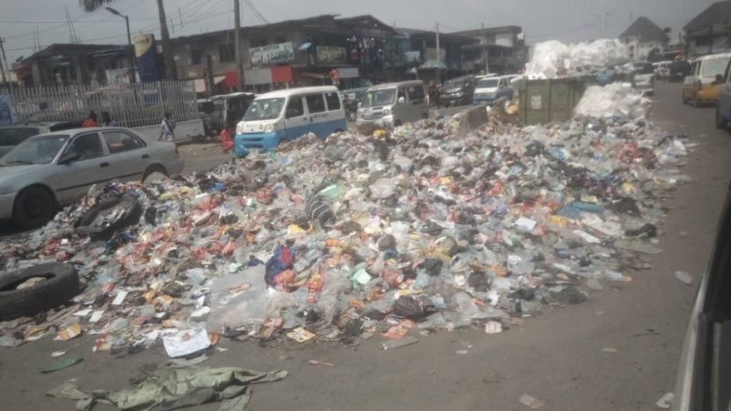 Outbreak of Epidemic looms in Owerri  as refuse overrun the streets [pictures]