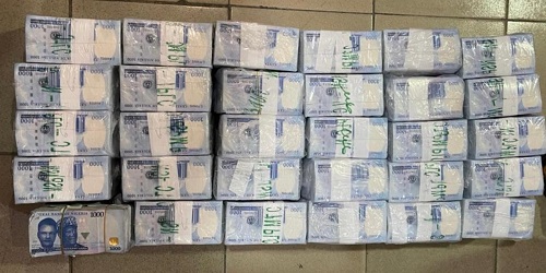 Nigerian Arrested With N32.4Million New Naira Notes Allegedly Meant For Vote-buying In Lagos