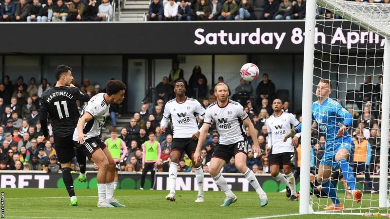 Arsenal beat Fulham to restore five-point lead