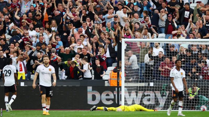 De Gea blunder hands West Ham win over Man Utd