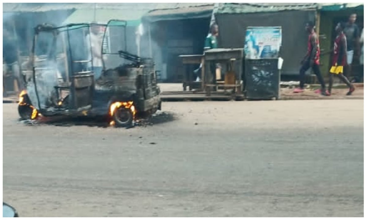 Gunmen burn bus, tricycle in Onitsha to enforce illegal sit-at-home