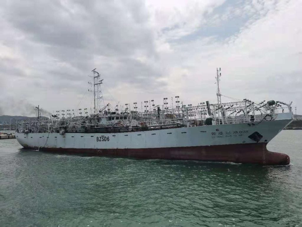 Chinese vessel capsizes in Indian Ocean, 39 sailors missing