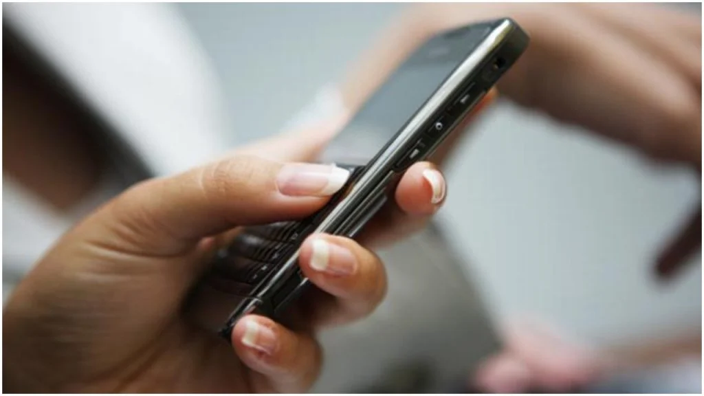 New research shows that persons who spend time on cell phones risk blood pressure