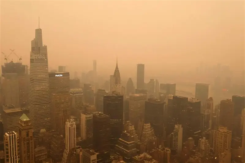 New York residents urged to stay indoors as Canada’s wildfires pollute air