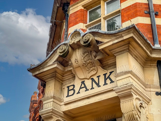 UK: Major bank giving away £200 to new customers – are you eligible?