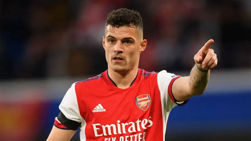 Bayer Leverkusen sign Xhaka from Arsenal