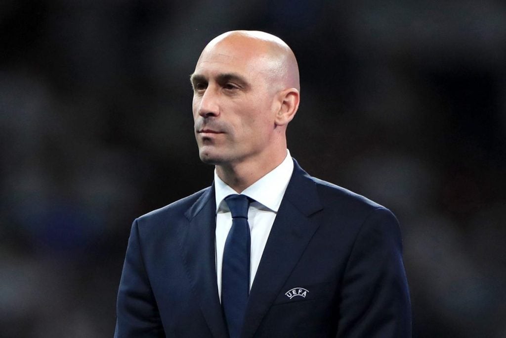 Forced kiss: Spanish FA chief, Rubiales bows to pressure