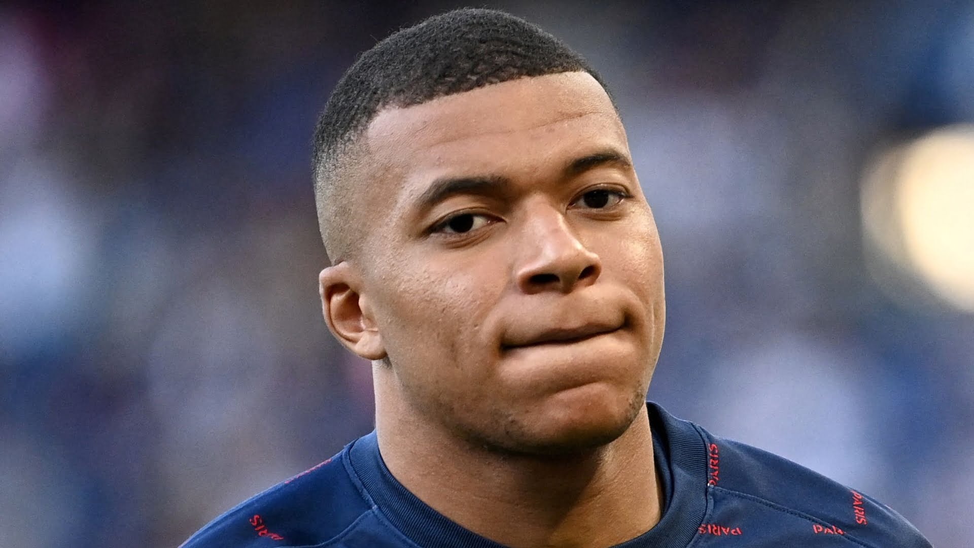 Transfer: PSG removes Mbappe from website cover