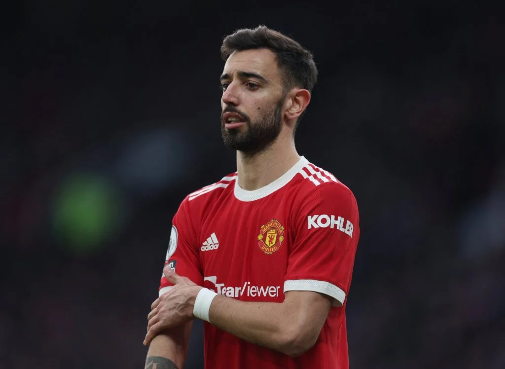 EPL: Bruno Fernandes, three Man Utd players fight in dressing room after Brighton defeat