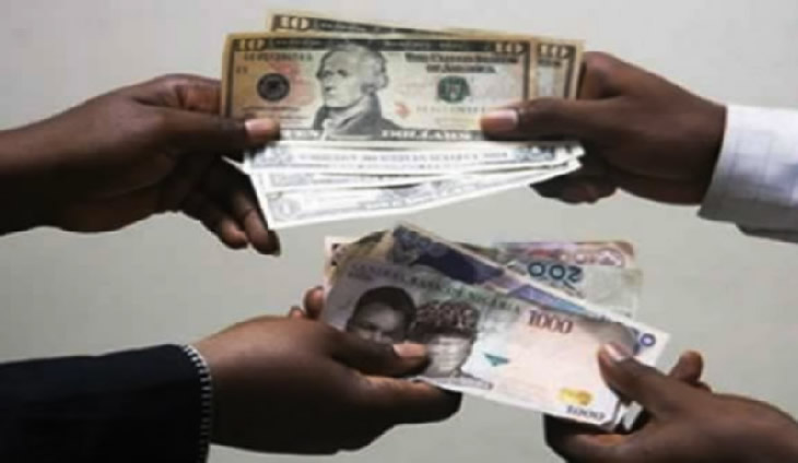 Naira tumbles to 980/dollar, FX shortage worsens