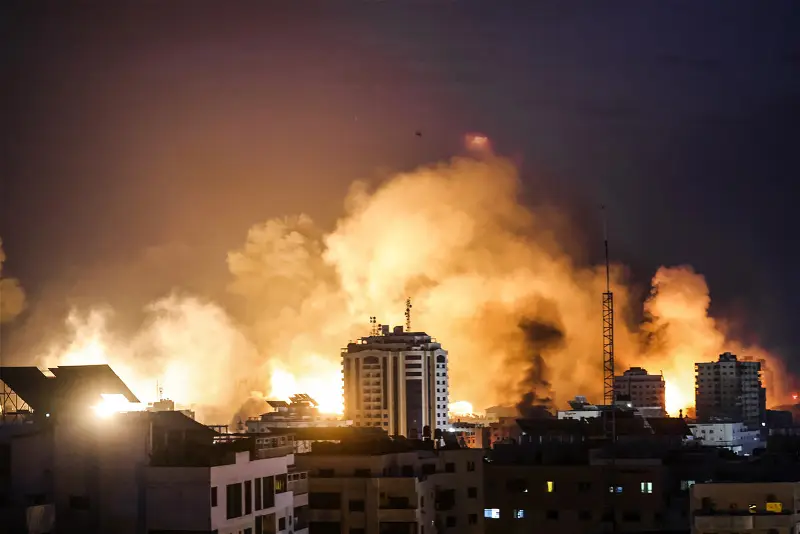 Israel intensifies attack, enforces total blockade of Gaza; Hamas threaten to kill hostages