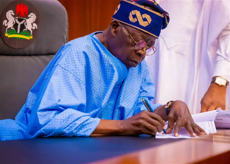 Tinubu approves N35,000 wage award for FG workers