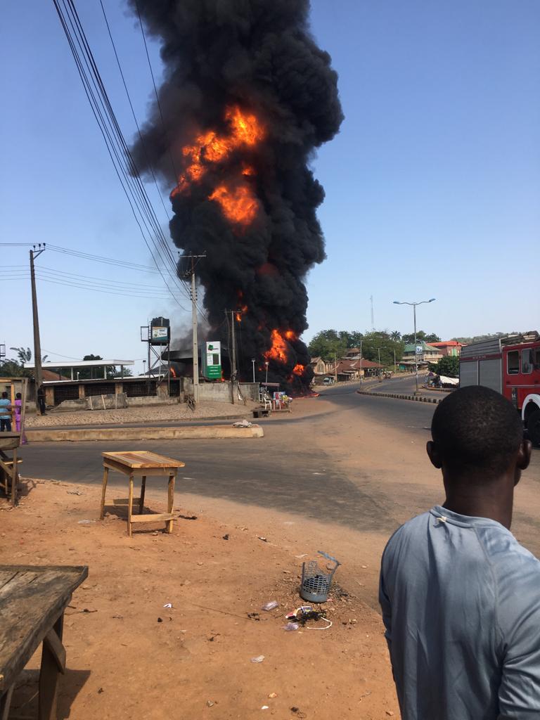 Residents panic as fire guts NNPC filling station in Iseyin, Oyo