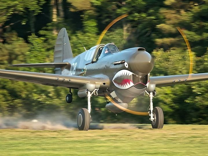 P-40 ‘Warhawk’ painted as the ‘Flying Tigers’ taking off! (Photo)