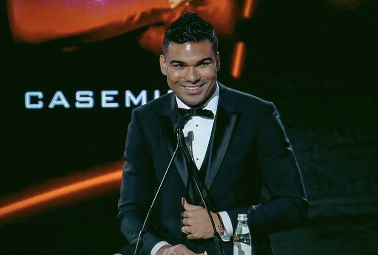 Casemiro wins 2023 Globe Soccer Player Career Award