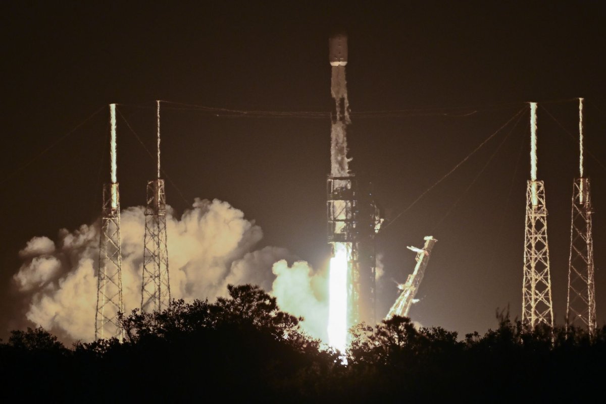 SpaceX launches two batches of Starlink satellites