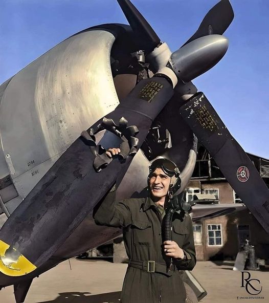 FLAK shell pierced right through Lt. Edwin Wrights propeller on his P-47 [photo]