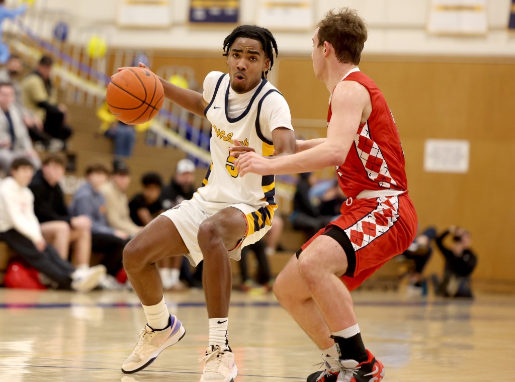 Ygnacio Valley roars into DAL basketball semifinals