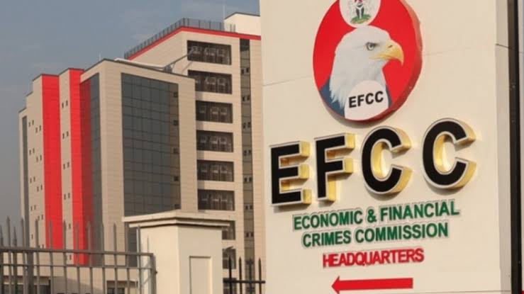 EFCC operatives shoot at traders in Abuja dollar market