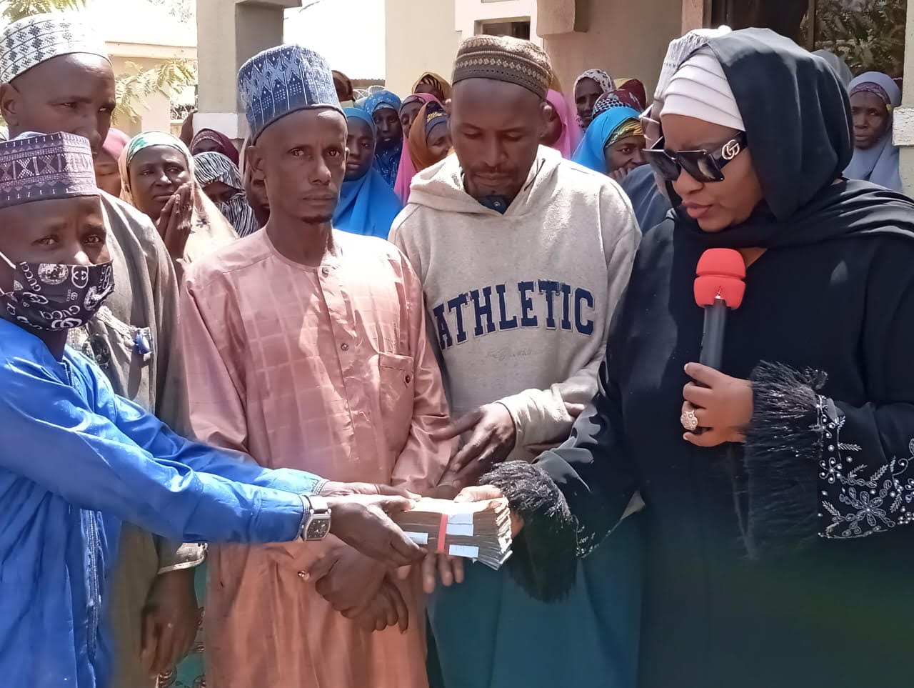 2,085 IDPs get relief materials, cash from Bauchi govt