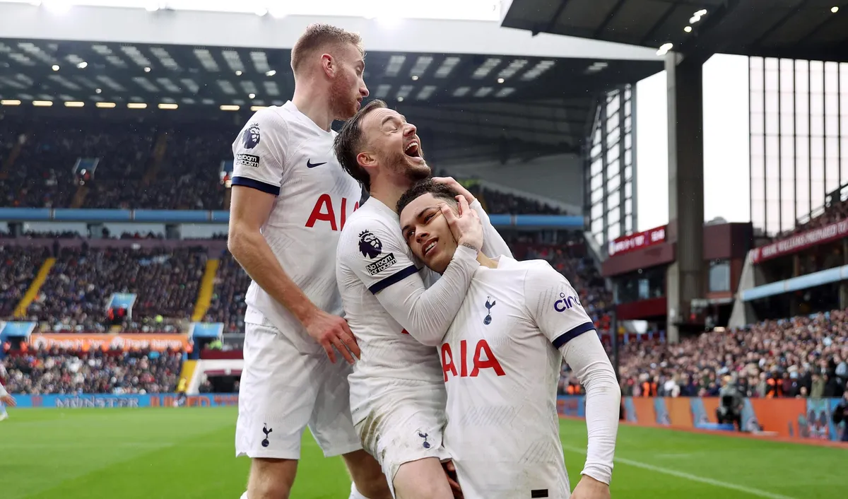 Tottenham crush Aston Villa 4-0 to boost top-four bid