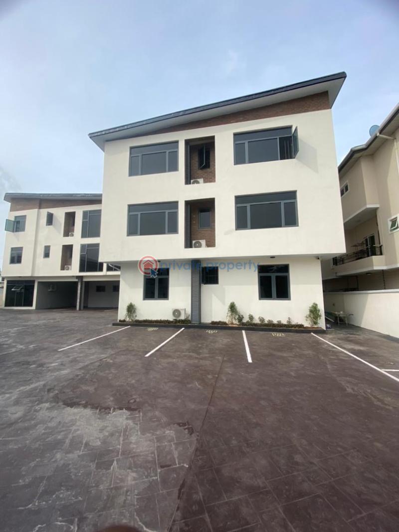 For rent: 3 bedroom Flat & Apartment At Lekki Phase 1 Lagos (PID: 5PBMLZ)