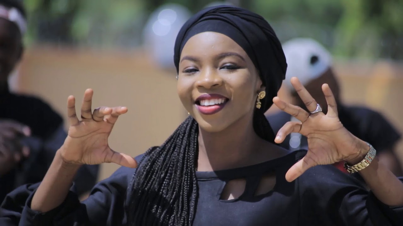 Kannywood’s Amal Umar in trouble for offering bribe to police officer in Kano — Daily Nigerian