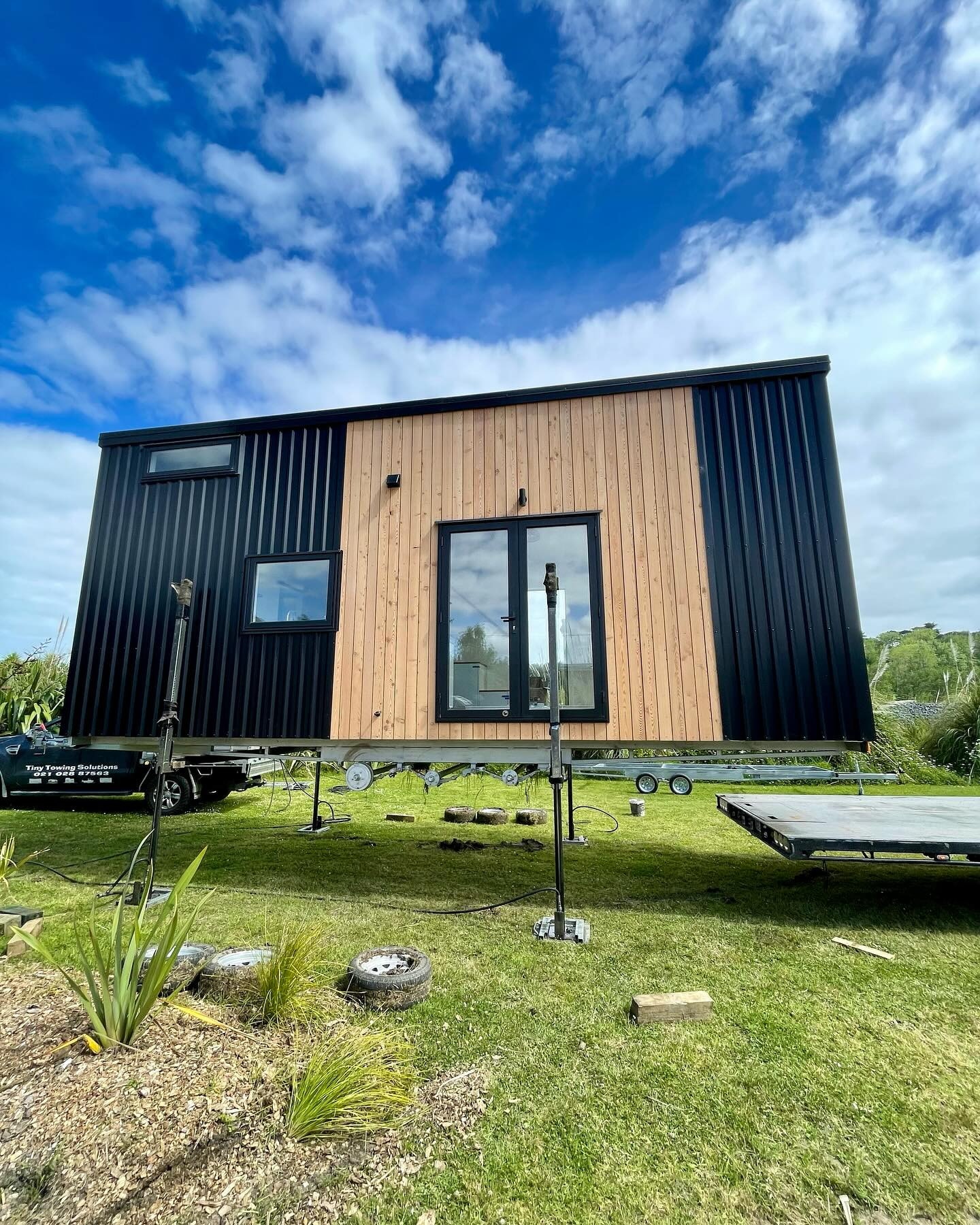 A Supersized Bathroom Turns This Compact Tiny Into a Luxurious Oasis