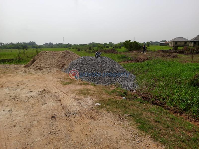 For sale: Land Lagos Ibadan Expressway Magboro Lagos Extension Ogun (PID: 2PBLAV)