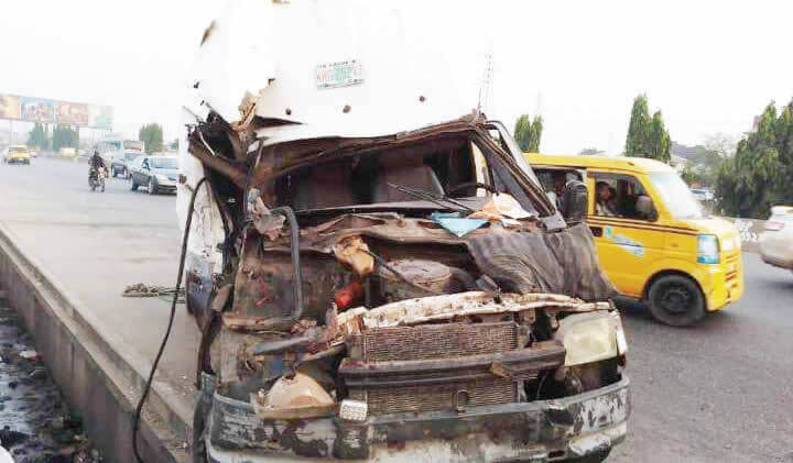 One dies in Lagos-Abeokuta expressway lone crash