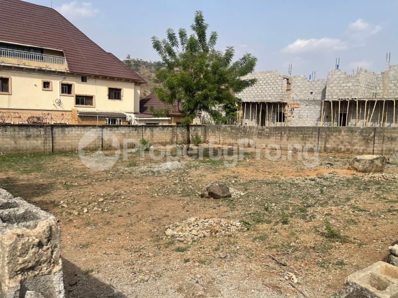 For Sale : 6 Bedroom Land in Life Camp Abuja