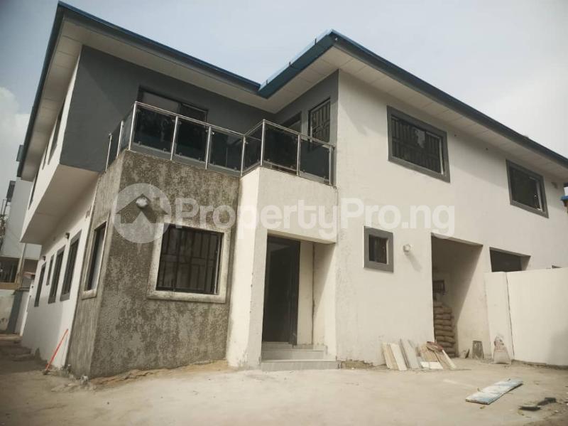 For Rent : 4 Bedroom House in Wuse 2 Abuja