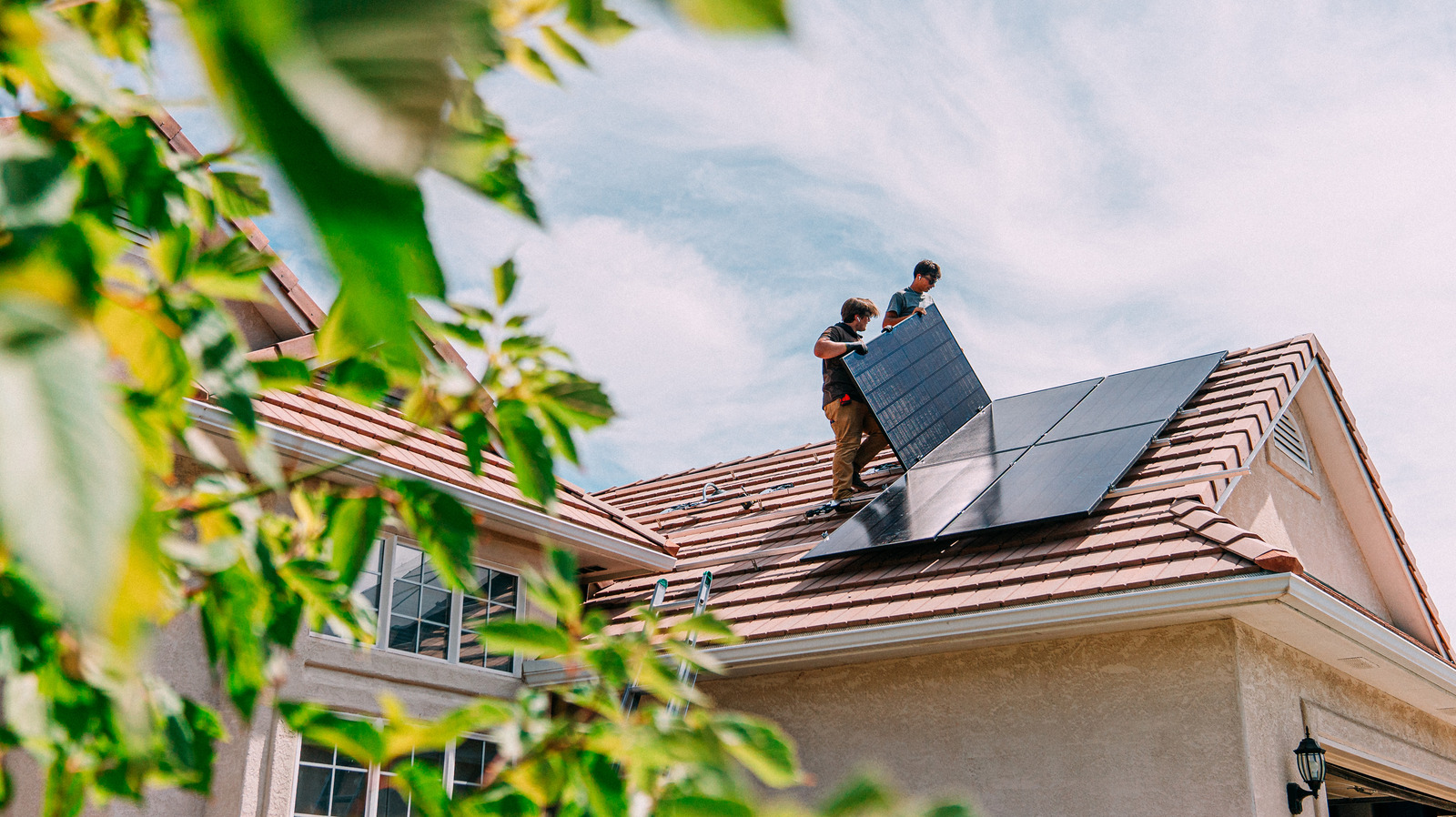 9 Of The Best Home Energy Savings Tactics If You Don’t Want To Install Solar Panels