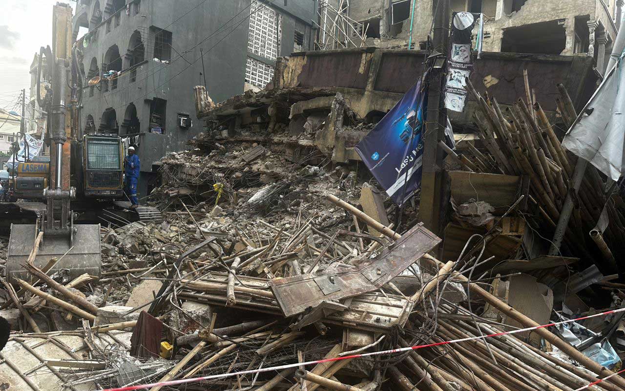 10 Rescued As 4-storey Building Collapses In Lagos