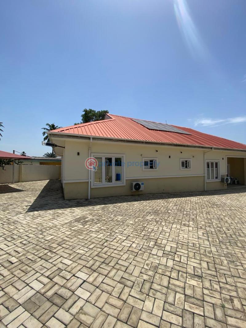 For sale: 3 bedroom Detached Bungalow Old Bodija Bodija Ibadan Oyo