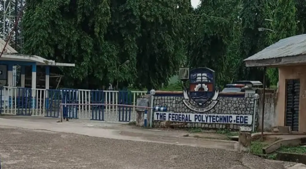 Osun Poly students protest EFCC arrest, vandalize vehicles