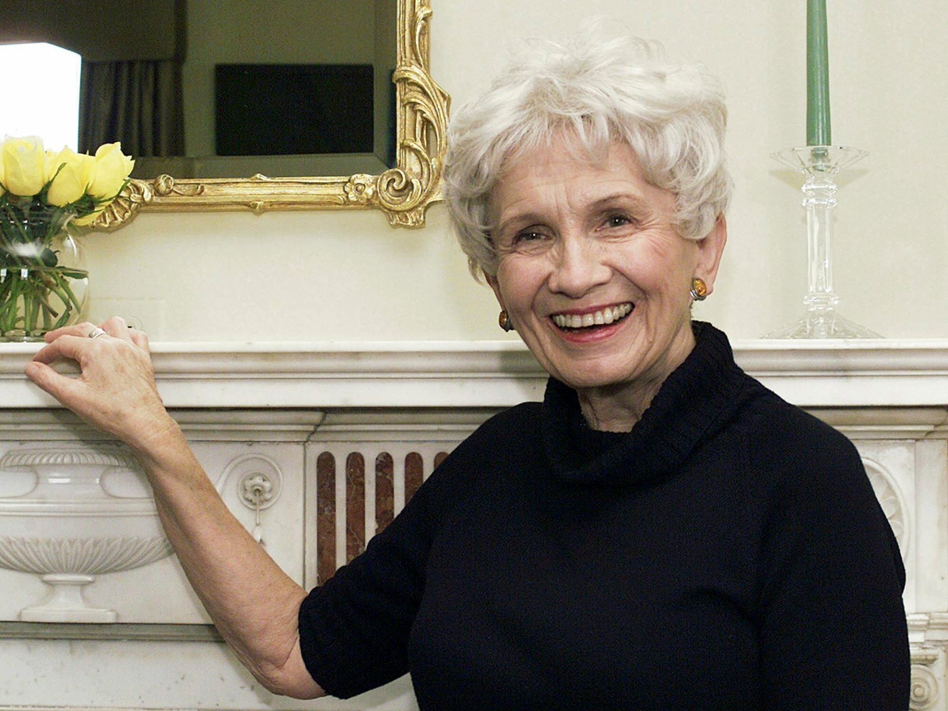 Canadian Nobel-winning author Alice Munro dies aged 92