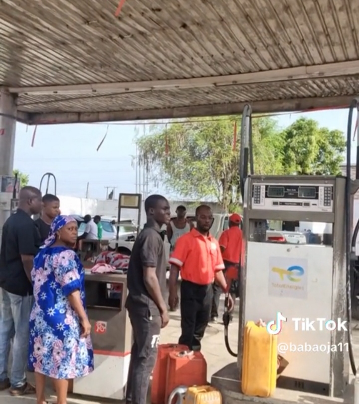 Lagos filling station accused of exploiting customers amid fuel scarcity [Video]